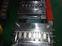 Hot Runner Mold 11